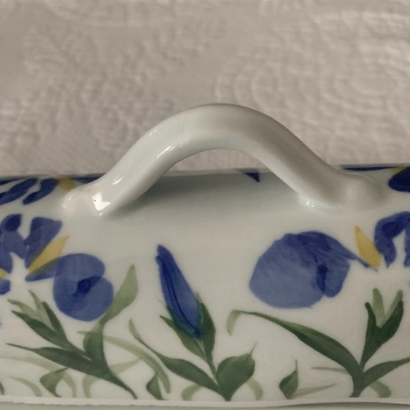 Iris Collection Butter Dish Sheepscot Pottery Maine Hand Painted Signed Covered - Picture 4 of 5